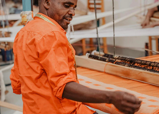 En Ethiopische wever in actie